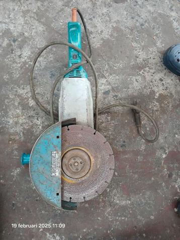 Slijpschijf Wolf 2300 W diameter 23 cm.
Met enkele schijven  beschikbaar voor biedingen