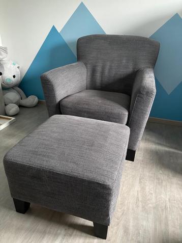 Fauteuil / zetel met voetenbank beschikbaar voor biedingen