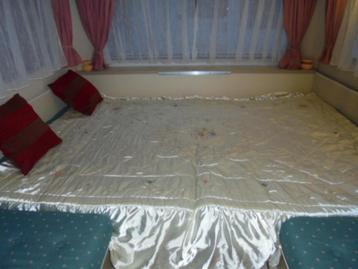  prachtige avento royal 420,langszit,bed,wc,trumaverw +tent- beschikbaar voor biedingen