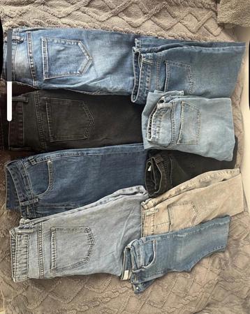 Lot de jeans  beschikbaar voor biedingen