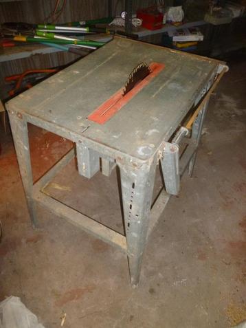 Zaagtafel beschikbaar voor biedingen