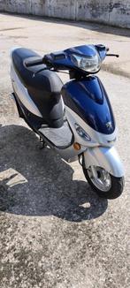 Scooter Classe A peugeot v clic avec tout document et 2 clé, Fietsen en Brommers, Ophalen, Overige modellen, Klasse A (25 km/u)