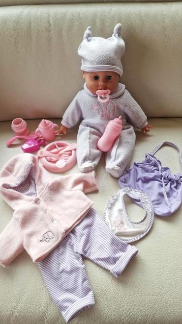 Babypop met uitzet beschikbaar voor biedingen