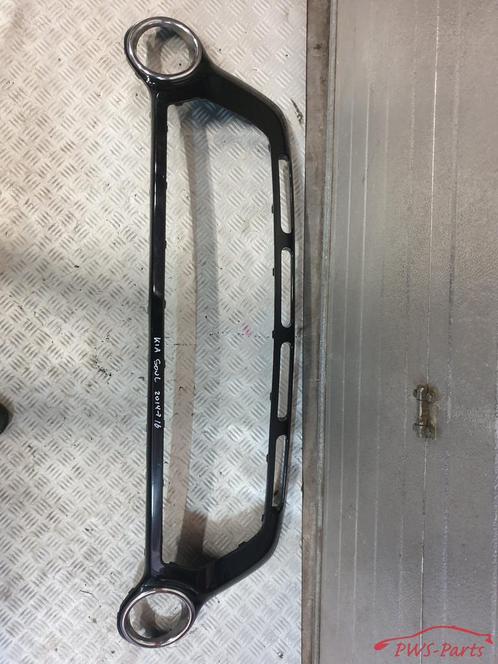 KIA SOUL GRILL LIJST VOORBUMPER 2014 T/M 2016 ORIGINEEL, Auto-onderdelen, Carrosserie, Bumper, Kia, Voor, Gebruikt, Ophalen of Verzenden