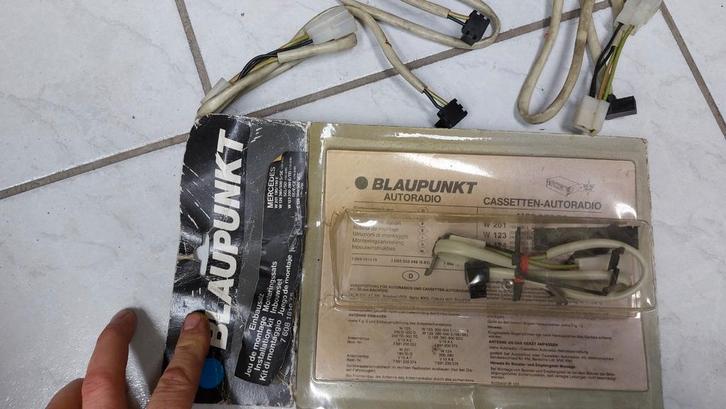Mercedes oldtimer blaupunkt radio inbouwset, Auto diversen, Autoradio's, Ophalen of Verzenden