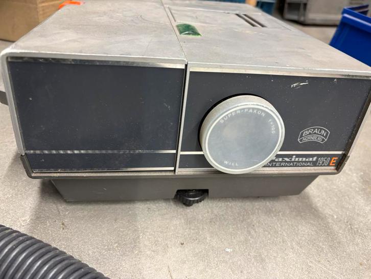 Projecteur de diapositives Braun Paxilat, TV, Hi-fi & Vidéo, Projecteurs dias, Comme neuf, Enlèvement