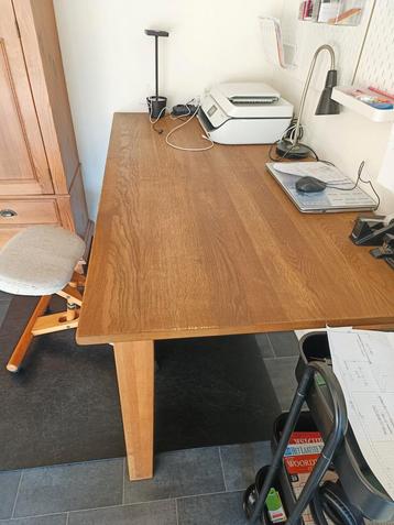 Mooie eettafel beschikbaar voor biedingen