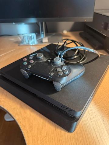 Playstation 4 + controller + voeding beschikbaar voor biedingen
