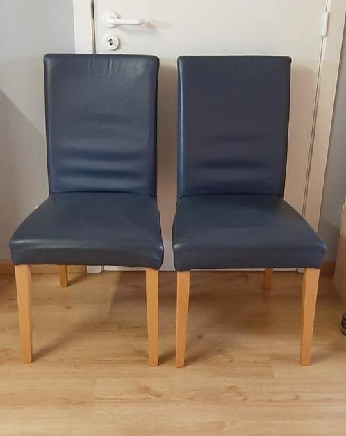 2 blauw/grijze eetkamerstoelen, Huis en Inrichting, Stoelen, Gebruikt, Kunststof, Blauw, Ophalen
