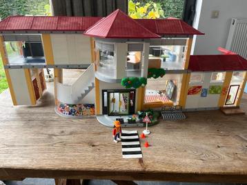 Playmobil verzameling-Compleet met school, zwembad,... beschikbaar voor biedingen