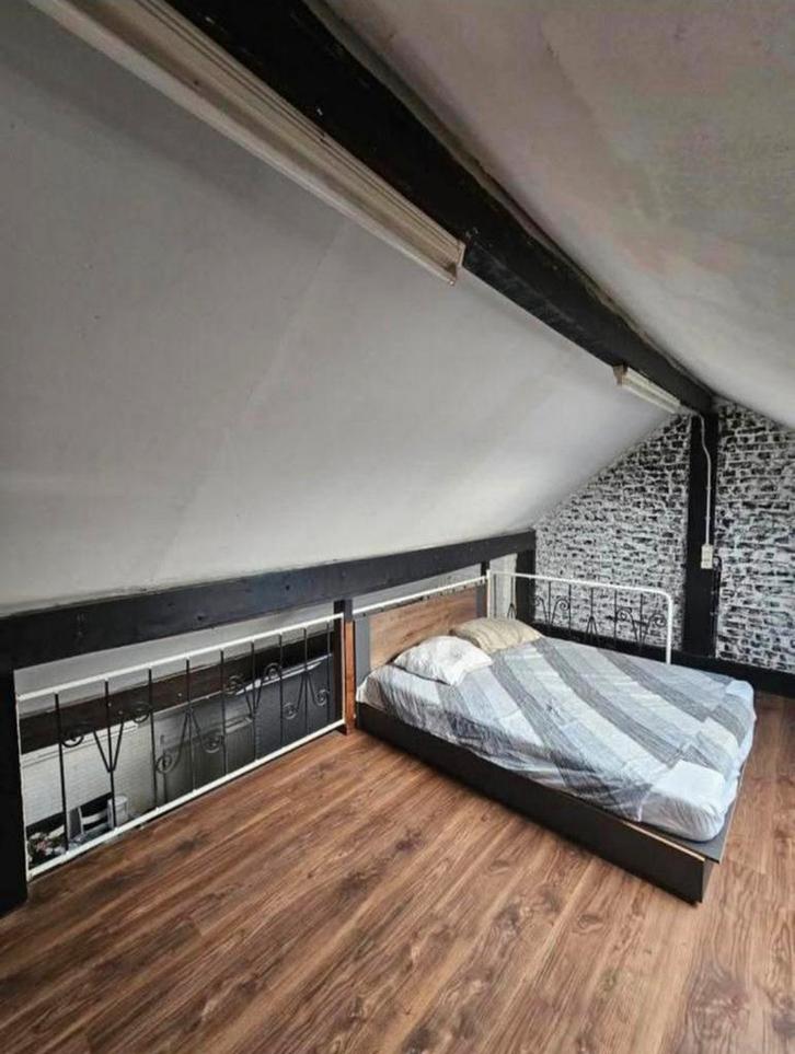 A LOUER APPARTEMENT CHARGE COMPRIS ET MEUBLÉ, Immo, Appartementen en Studio's te huur, Brussel