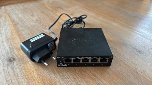 D-link DES105 5 poort switch, Computers en Software, Netwerk switches, Zo goed als nieuw, Ophalen