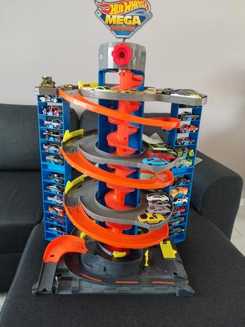 Hot wheels mega garage met autootjes, Enfants & Bébés, Jouets | Circuits, Enlèvement, Comme neuf