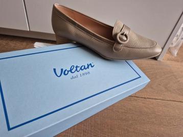 Nieuwe voltan schoenen maat 39,5 nieuwprijs 199 euro beschikbaar voor biedingen