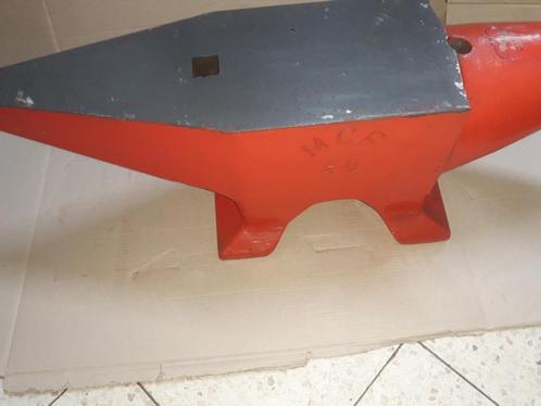 Mooi gesmeed aambeeld, Doe-het-zelf en Bouw, Metalen, Nieuw, Ophalen of Verzenden