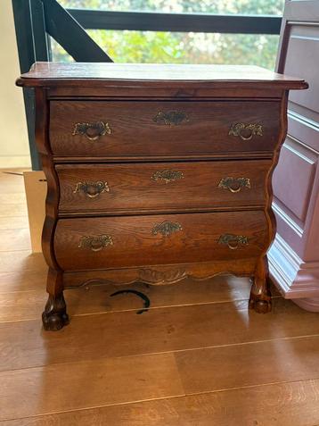 Kleine Buikkastje te koop. beschikbaar voor biedingen