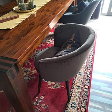6 Eetkamer stoelen beschikbaar voor biedingen