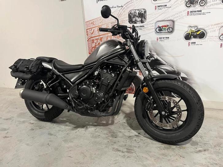 Honda CMX500 Rebel in nieuwstaat met tassenset (bj 2024), Motoren, Motoren | Honda, Bedrijf, Chopper, 12 t/m 35 kW