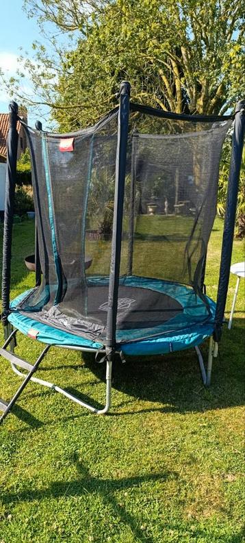 Trampoline Berg 180cm beschikbaar voor biedingen