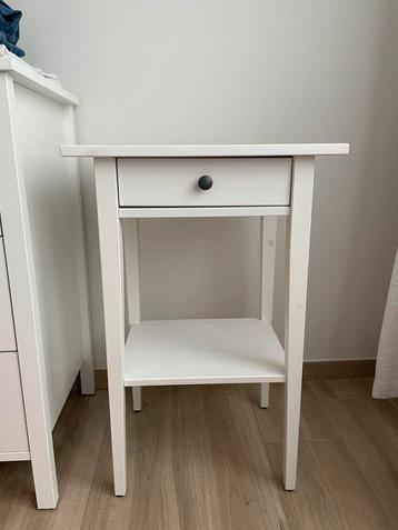 Table de chevet IKEA, Enlèvement, Utilisé