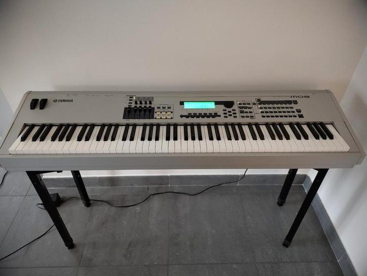 Yamaha MO8 workstation in topstaat, Muziek en Instrumenten, Synthesizers, Zo goed als nieuw, Roland, Ophalen
