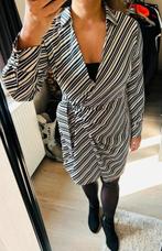Gestreepte cache-coeur jurkje, Neuf, Taille 38/40 (M), Enlèvement ou Envoi, Au-dessus du genou