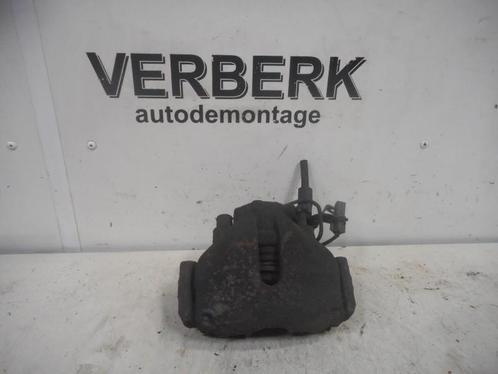 REMKLAUW RECHTS VOOR Audi A4 (B6) (01-2000/01-2005) (885), Auto-onderdelen, Remmen en Aandrijving, Audi, Gebruikt