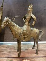 ANTIEK CHINEES BRONZEN FIGUUR VAN EEN KRIJGER OP EEN PAARD, Antiek en Kunst, Ophalen of Verzenden, Brons