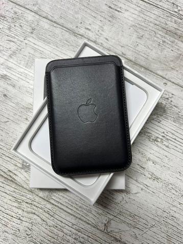 iPhone leather wallet MagSafe  beschikbaar voor biedingen