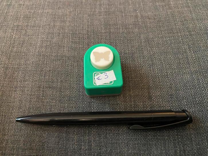 Figuurpons vlinder - merk Tom Tas, Hobby en Vrije tijd, Knutselen, Zo goed als nieuw, Ophalen