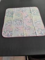 tafelnap 82 cm op 82 cm,met bloemenmotief, Ophalen of Verzenden, Gebruikt, Binnen