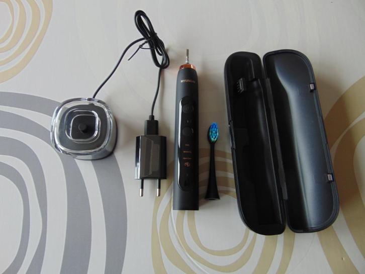 Brosse à dents électrique hyundai neuve, Handtassen en Accessoires, Uiterlijk | Mondverzorging, Nieuw, Tandenborstel, Ophalen of Verzenden