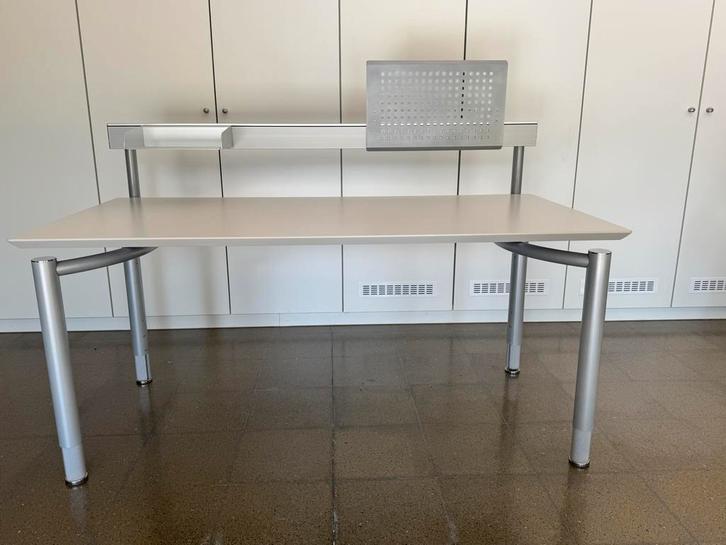 Bureau met losse ladenblok - merk  fantoni ufficio, Huis en Inrichting, Bureaus, Bureau, Ophalen