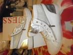 Baskets montantes GUESS blanches/argenté brillant 40 NEUVES, Neuf, Enlèvement ou Envoi, Beige, Sneakers et Baskets