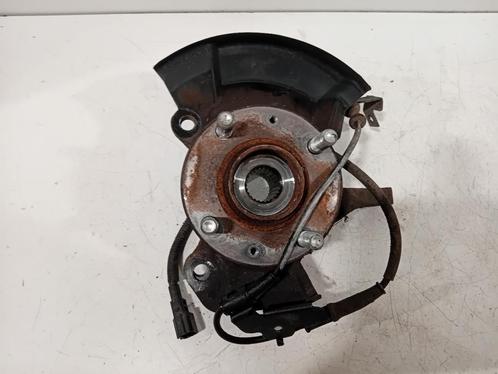 WIELNAAF LINKS VOOR Hyundai i20 (GBB) (01-2014/08-2020), Auto-onderdelen, Remmen en Aandrijving, Hyundai, Gebruikt