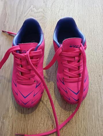 Chaussures de foot fille pointure 25,5 neuf 