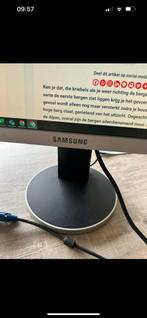 Samsung 22” monitor, Ophalen, Zo goed als nieuw, Draaibaar