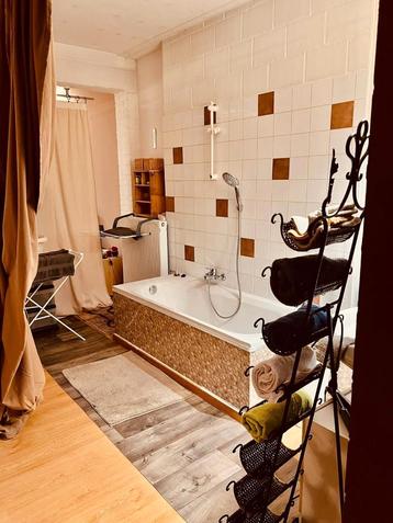 Gemeubelde studio Loft Antwerpen Berchem  beschikbaar voor biedingen