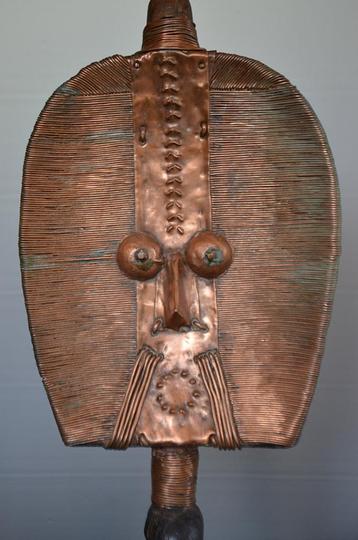Afrikaanse kunst - Kota reliekschrijn - Gabon beschikbaar voor biedingen