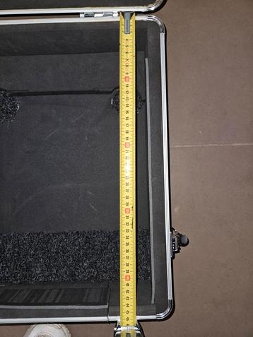 Flightcase zwart en alu voor dj equipment beschikbaar voor biedingen