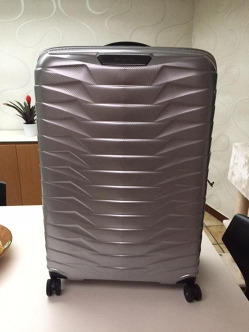 Samsonite Proxis Spinner 81 reiskoffer 4 wielen, Handtassen en Accessoires, Koffers, Zo goed als nieuw, Slot, Uitschuifbare handgreep