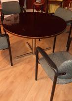 Table ronde et 4 chaises, 50 à 100 cm, Rond, 50 à 100 cm, Enlèvement