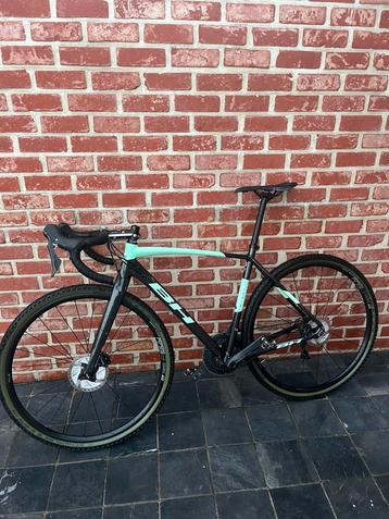 Custom BH gravel X - maat M - DT-swiss - perfecte staat! beschikbaar voor biedingen