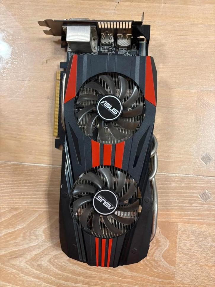 ASUS Radeon R9 270X DirectCU II TOP 4GB, Informatique & Logiciels, Cartes vidéo, Utilisé, AMD, PCI-Express 3.0, GDDR5, HDMI, DisplayPort
