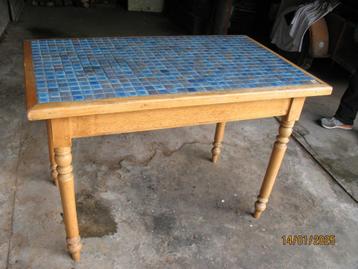 Table de cuisine  beschikbaar voor biedingen