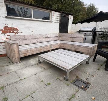 Lounge met salontafel in steigerhout beschikbaar voor biedingen