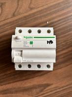 Schneider - Differentieelschakelaar 4P 40A 300mA Type A, Doe-het-zelf en Bouw, Ophalen, Nieuw, Schakelaar