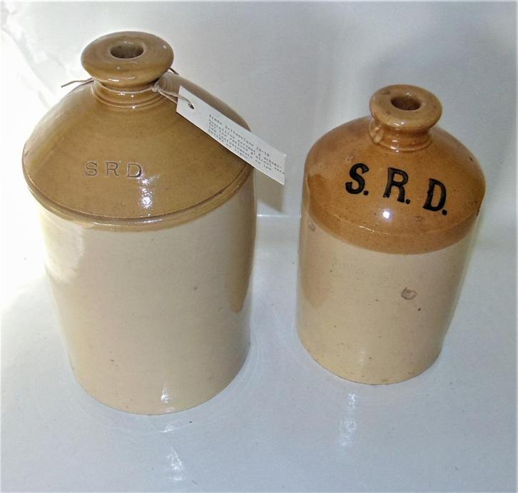 2 flessen S.R.D, Verzamelen, Militaria | Algemeen, Landmacht, Overige typen, Ophalen of Verzenden