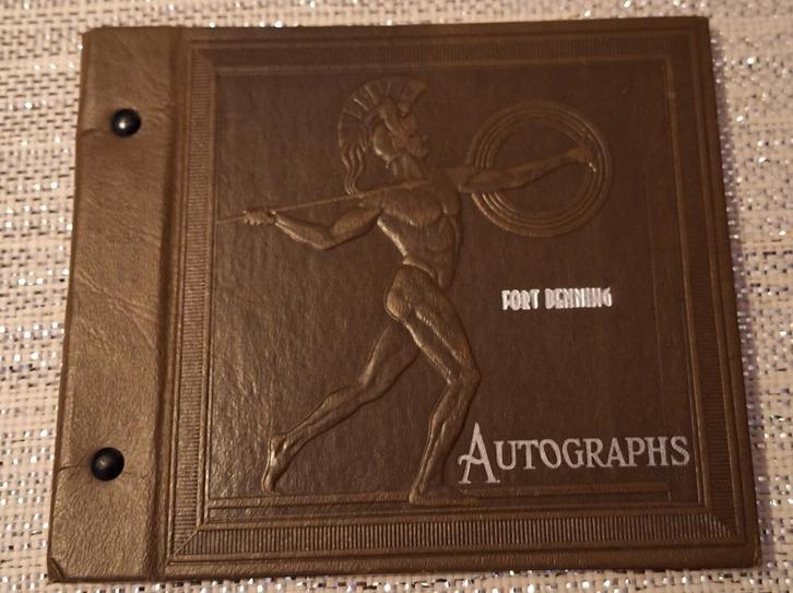 Carnet Fort BENNING (1943) avec 44 autographes, Collections, Objets militaires | Seconde Guerre mondiale, Enlèvement ou Envoi
