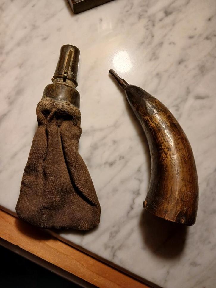 Buskruid hoorn en hagel, Antiquités & Art, Art | Art non-occidental, Enlèvement